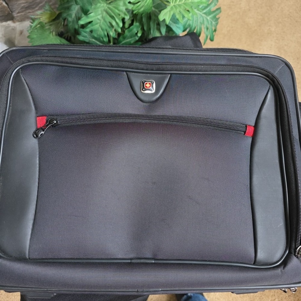 Wenger Swiss Gear Computer Laptop Tablet Carrying Black Briefcase Travel Bag